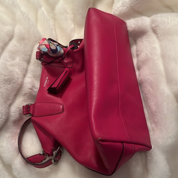 ❌⭕️ COACH PURSE 👛HOT PINK 🩷ALL THE GOODIES TO MATCH. EXCELLENT CONDITION 🩷 - Picture 7 of 10